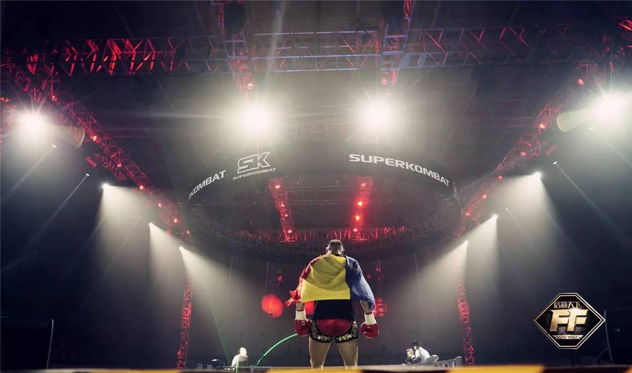 凯恩回归赛场，突破纪录首场状态亮眼，尤文图斯观众沸腾！